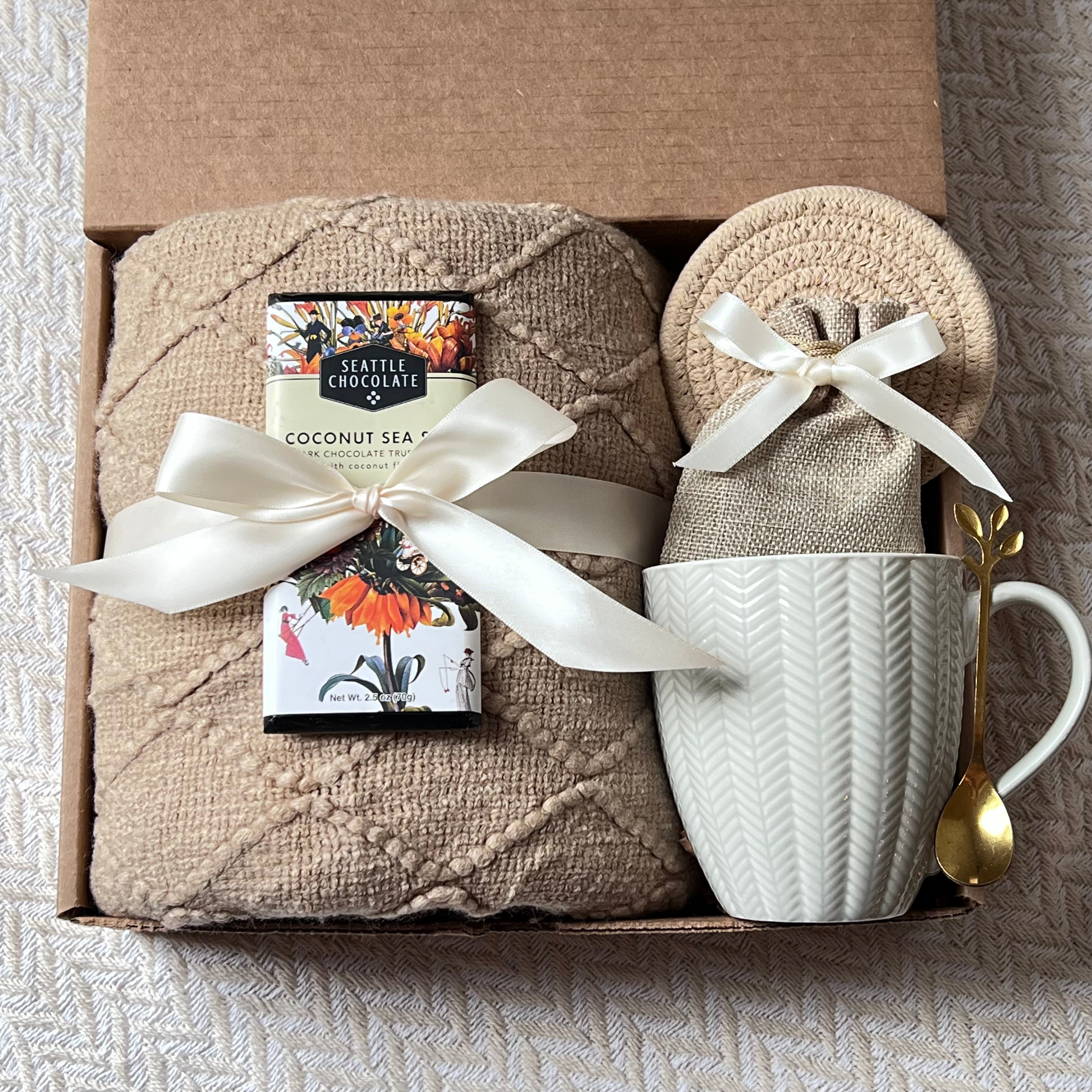 Christmas Gift Basket for Her Warm & Cozy Care Package for Friend, Hygge  Gift Box for Women, Unique Christmas Gifts for Her Comfort 